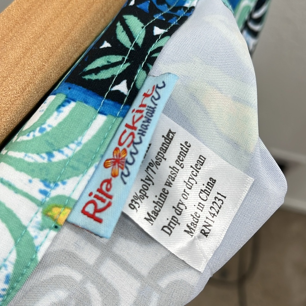 Rip Skirt Hawaii NWT Pacific Tapa Print Quick-Dry Wrap Skirt size Medium - Picture 4 of 9